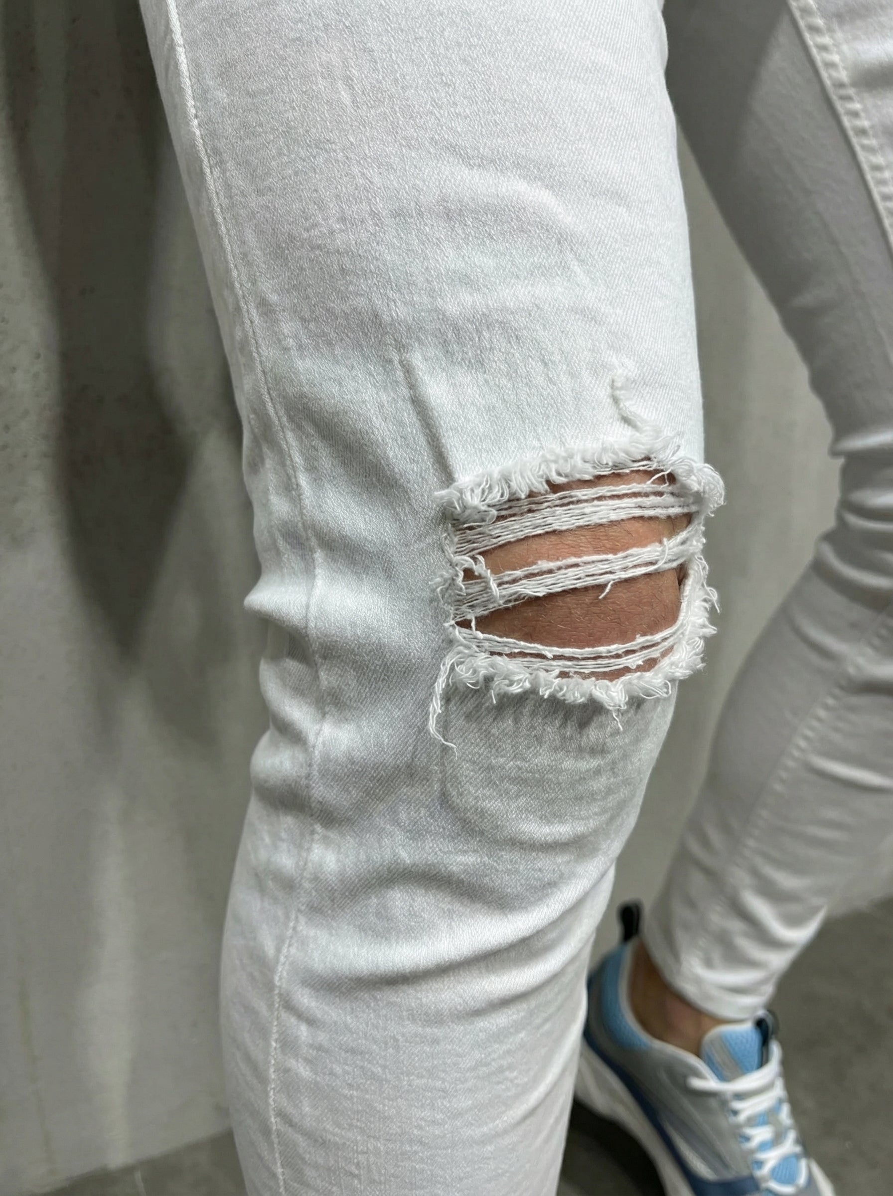 JEAN SKINNY - BLANCO ROTO RODILLA