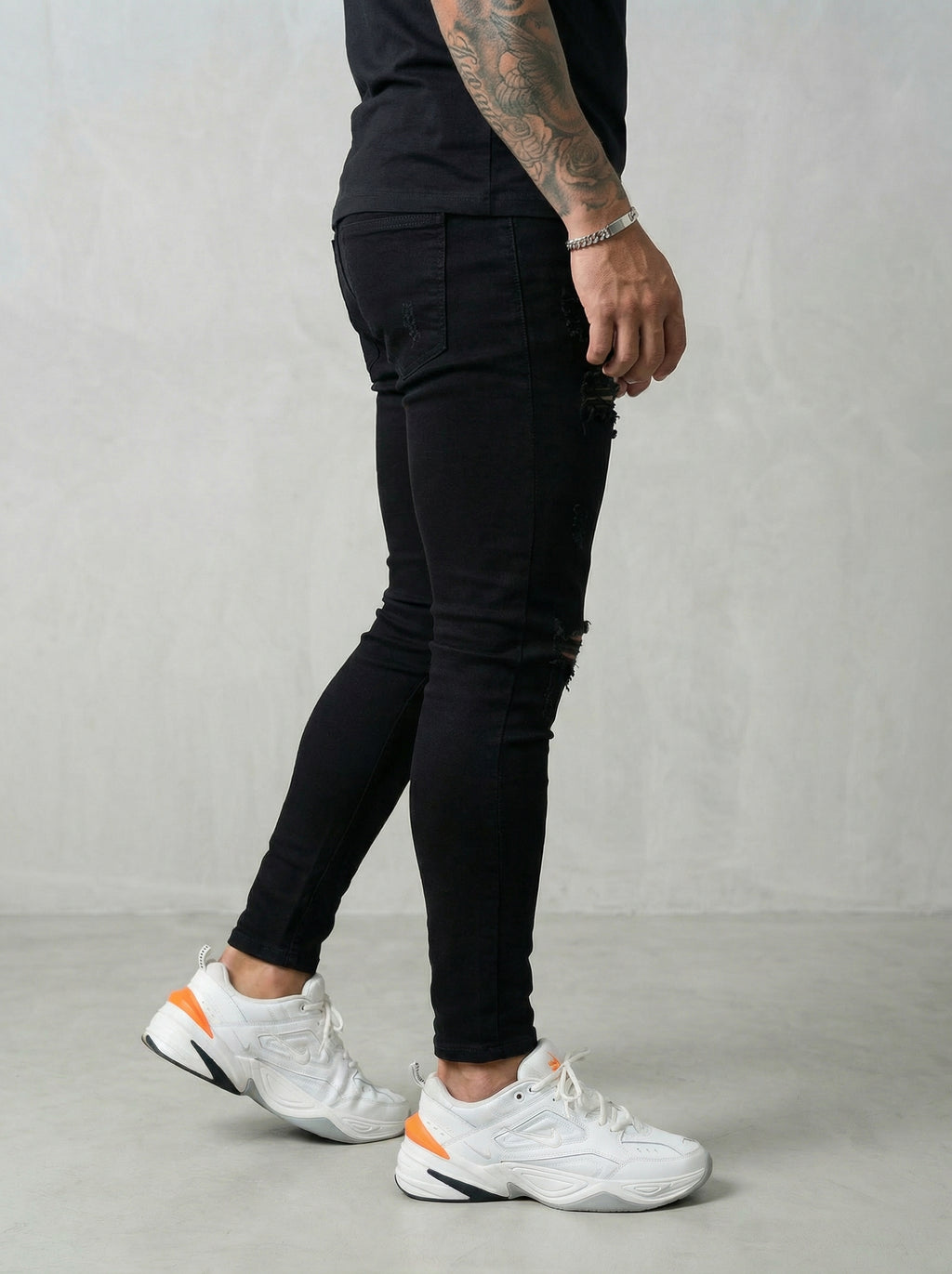 JEAN SKINNY - NEGRO TODO ROTO