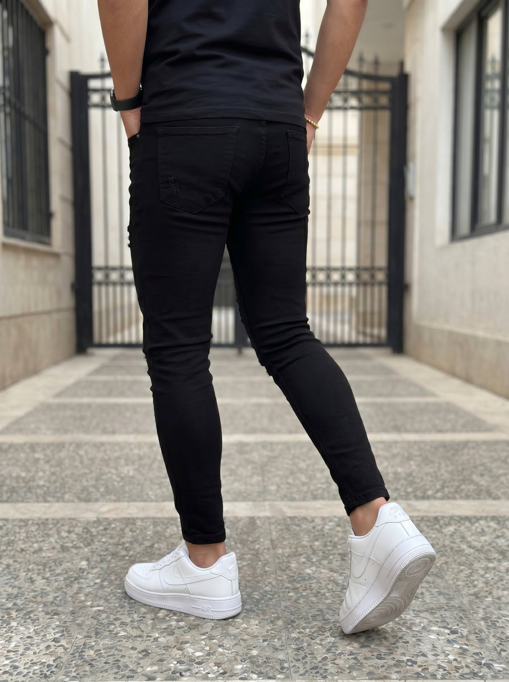 JEAN SKINNY - NEGRO TODO ROTO