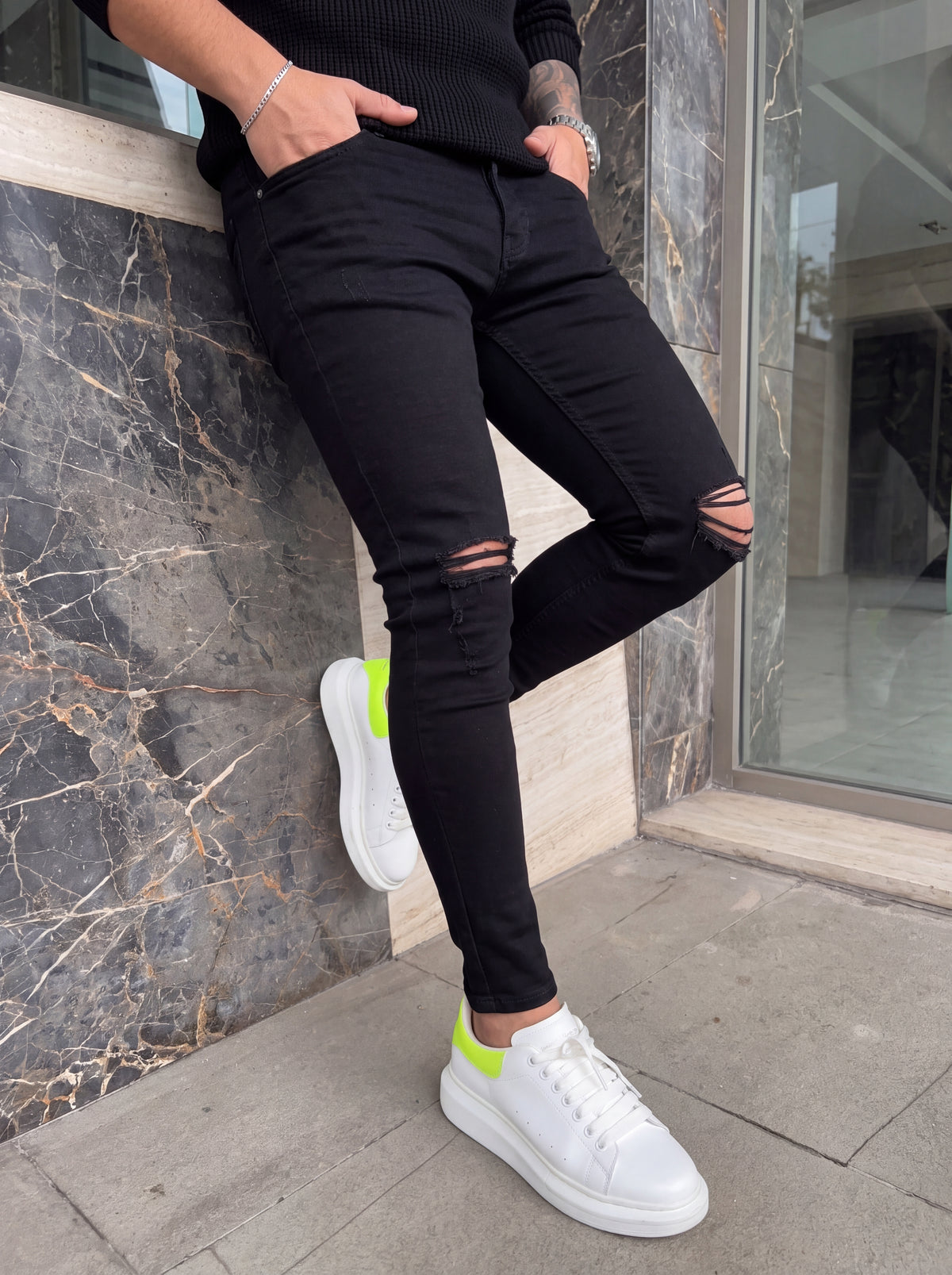 JEAN SKINNY - NEGRO ROTO RODILLA