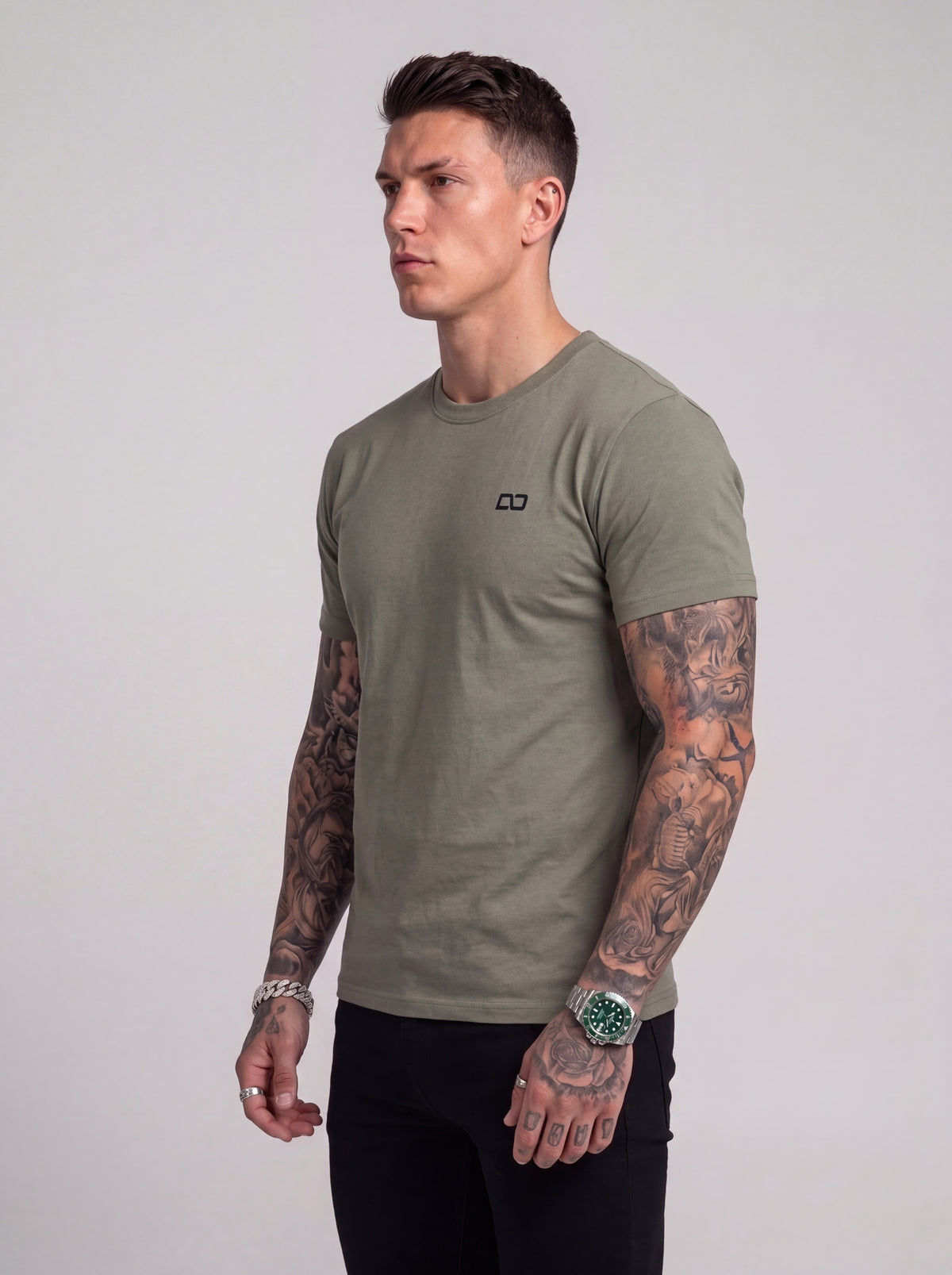 Camiseta Básica Essential Olive