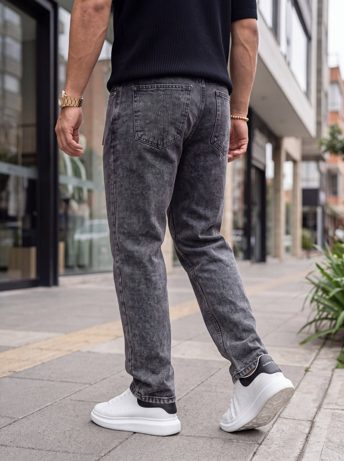 Jean Mom Fit Gris Oscuro