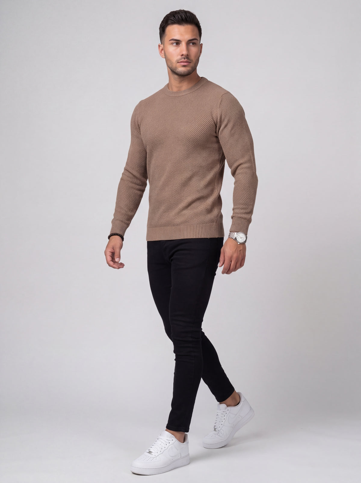 Outfit Milano — Jean Negro & Buzo Taupe
