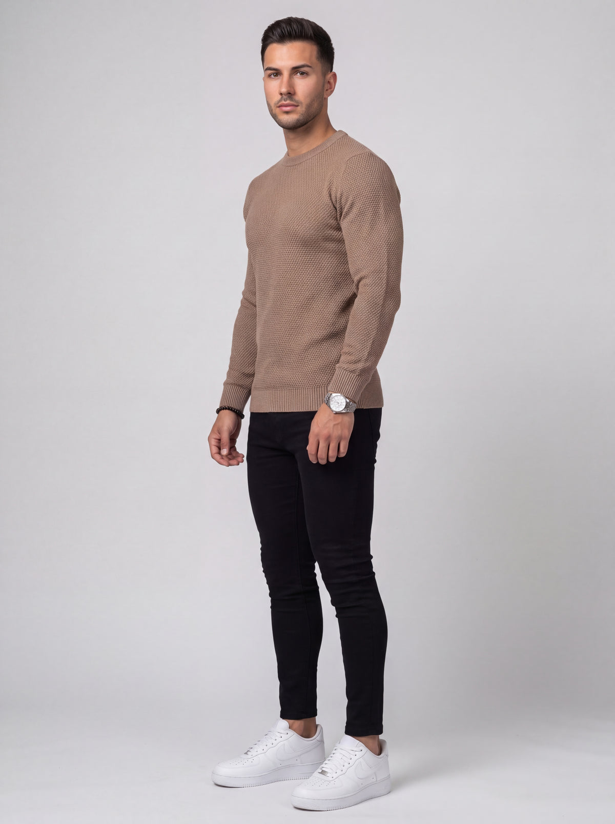 Outfit Milano — Jean Negro & Buzo Taupe