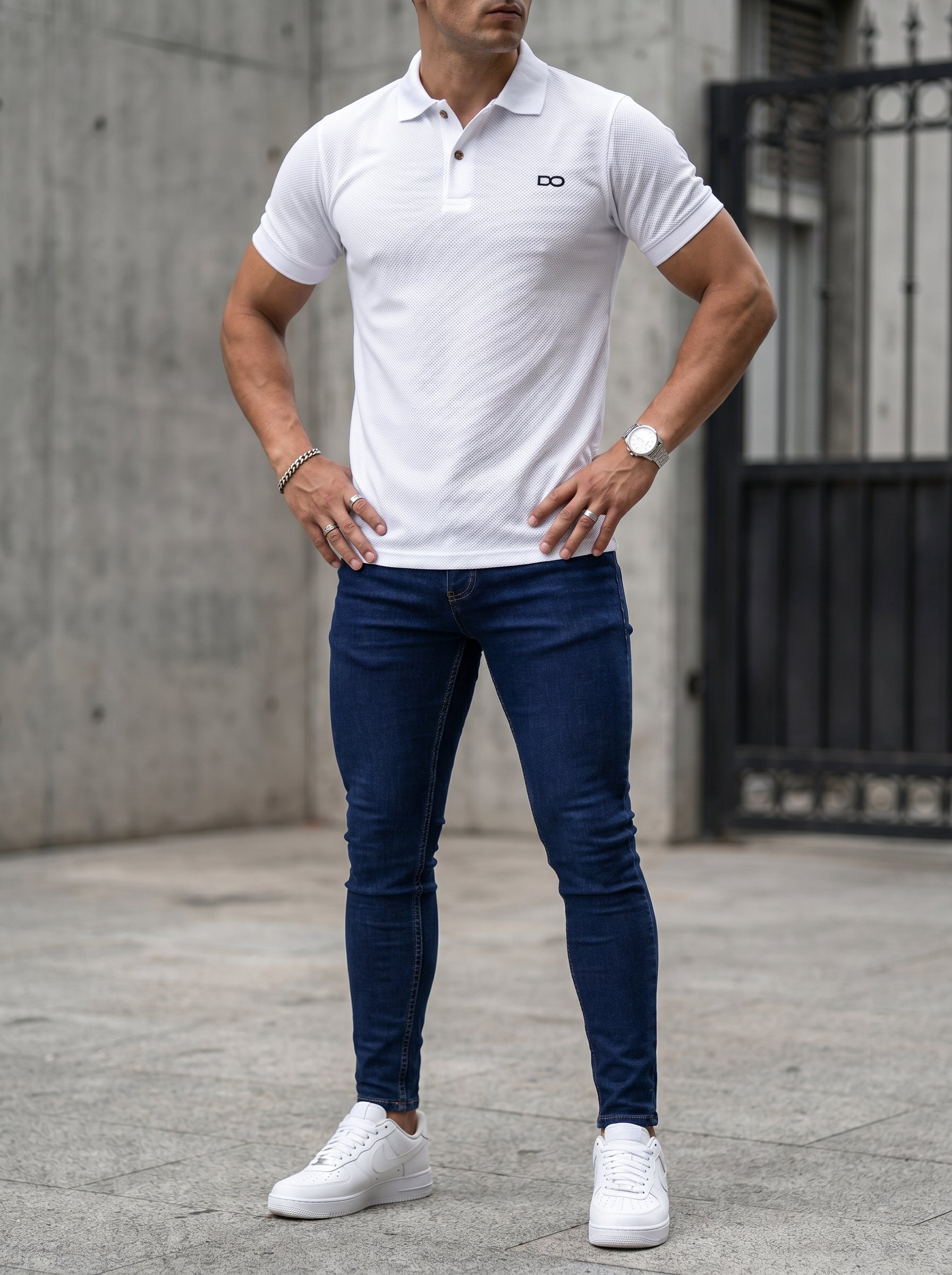 POLO DO MONACO PURE WHITE + JEAN SKINNY FIT AZUL INDUSTRIAL