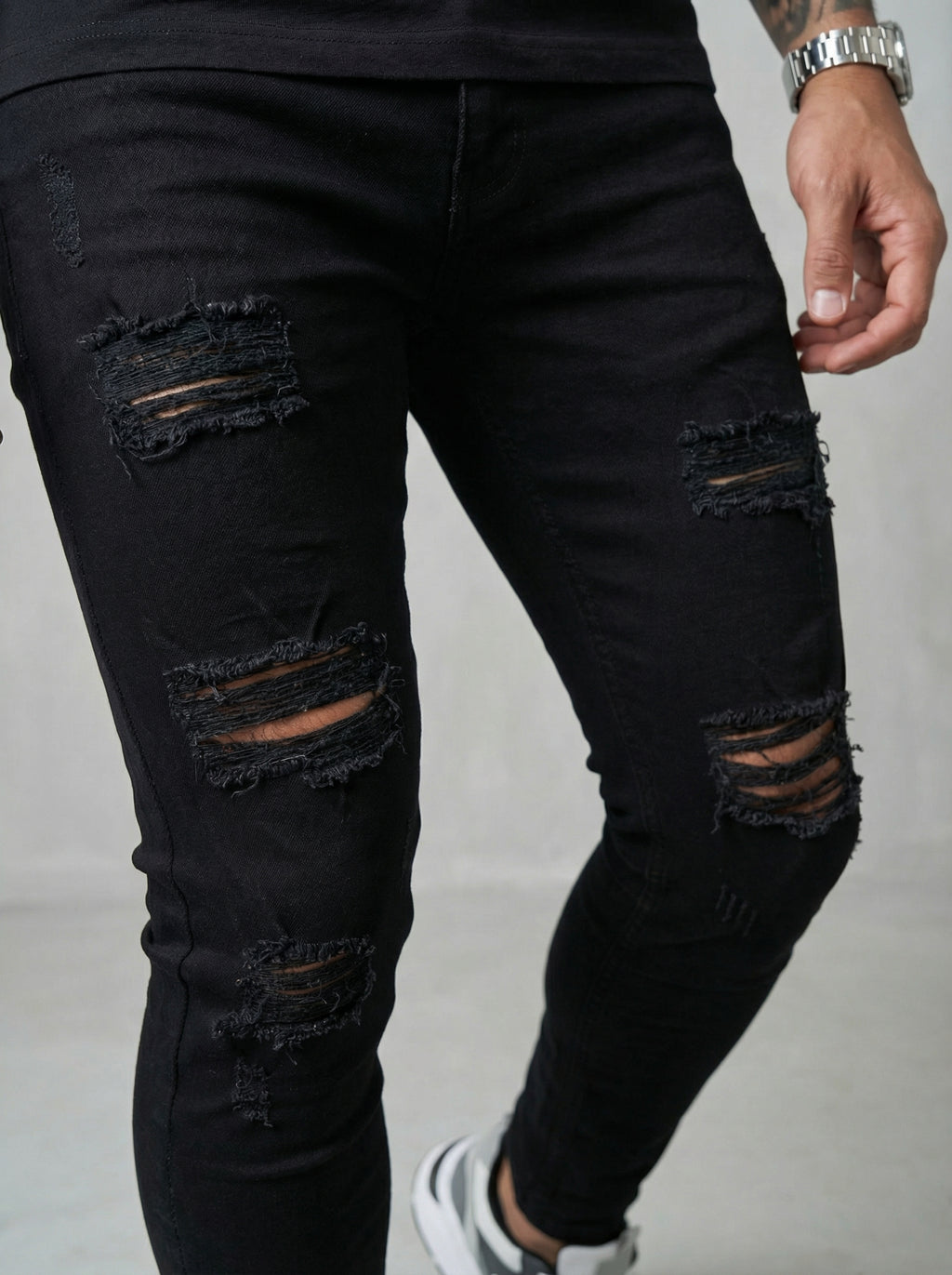 JEAN SKINNY - NEGRO TODO ROTO