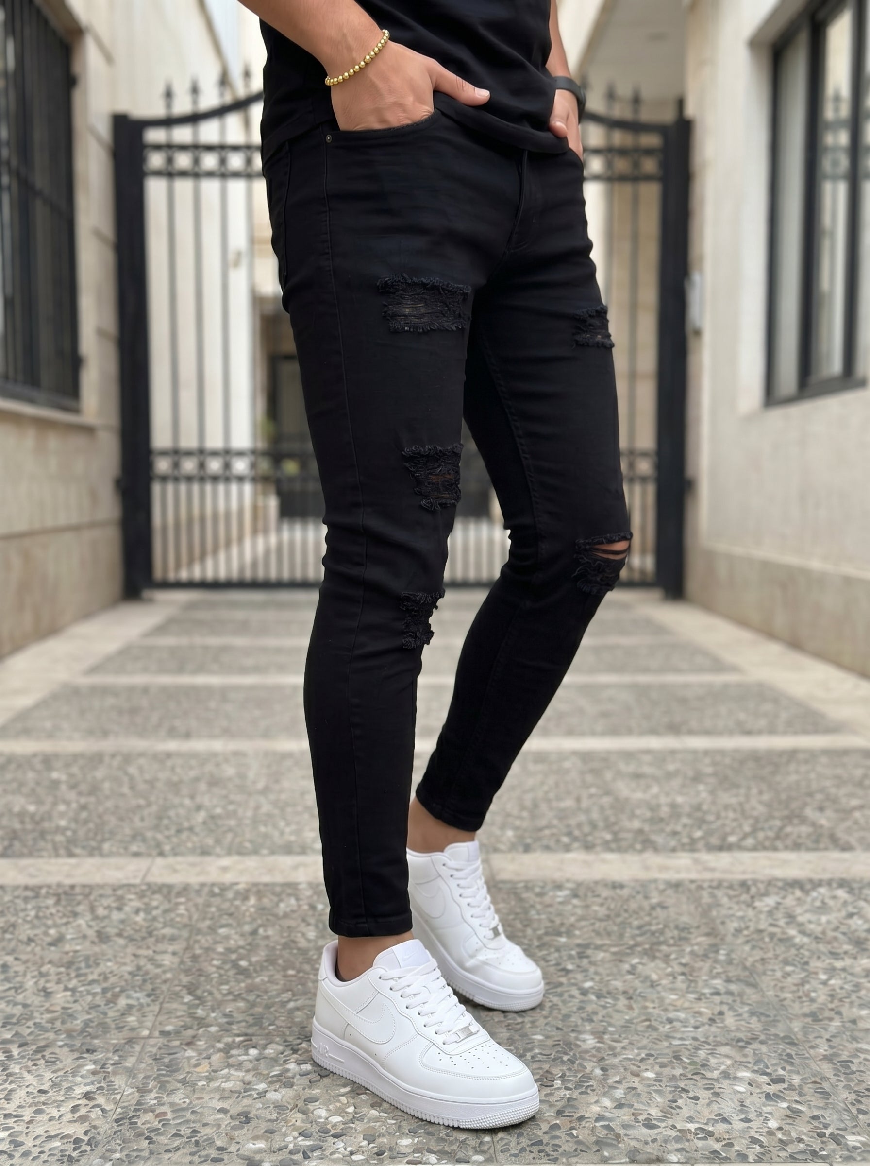 JEAN SKINNY - NEGRO TODO ROTO