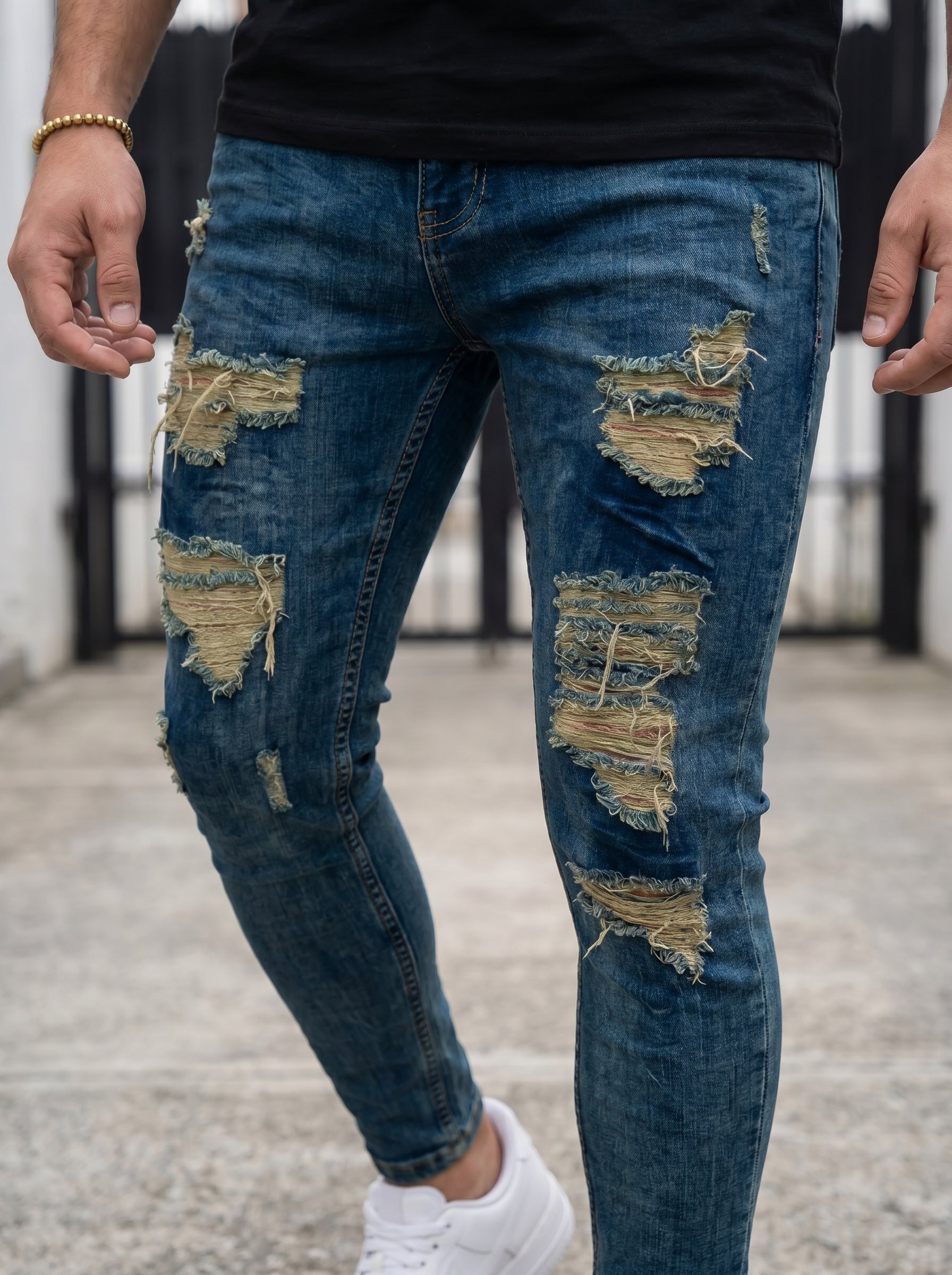 JEAN SKINNY - VERDE TODO ROTO